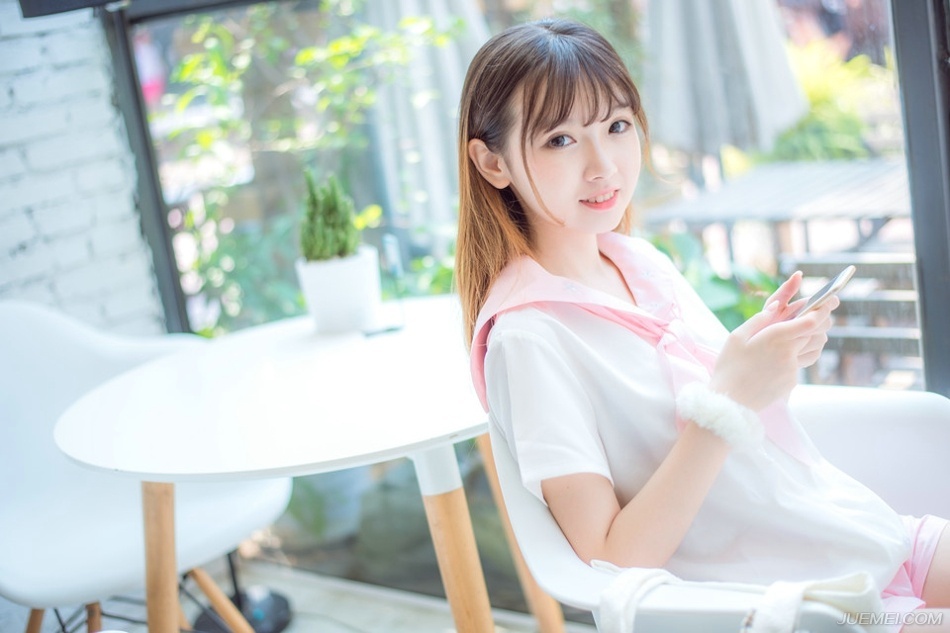 “但确实难受。”小乔摇了摇头，有些委屈。